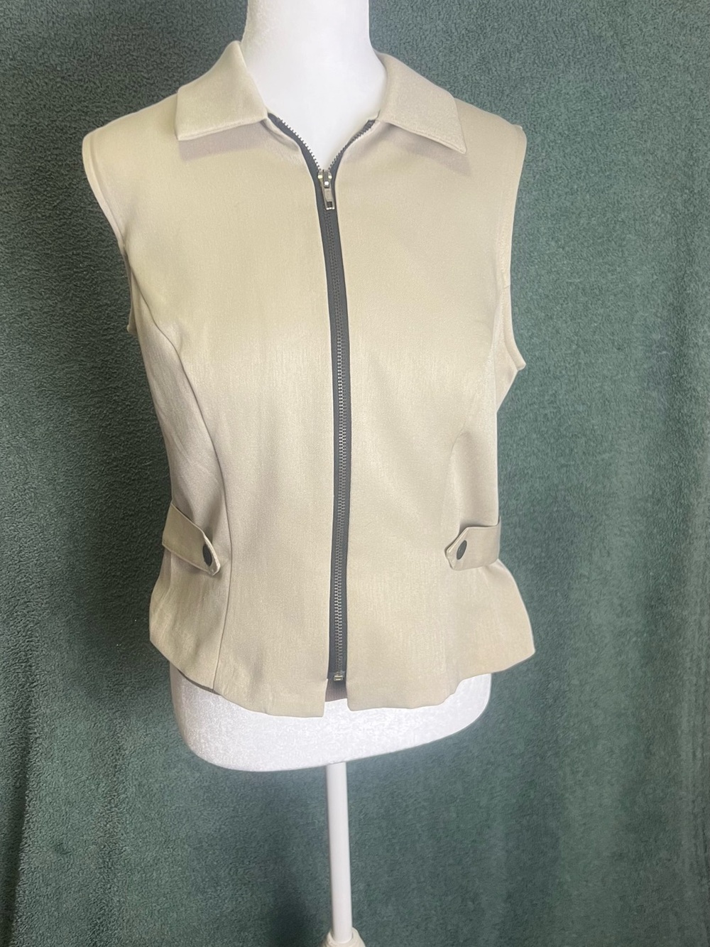 Sleeveless Zip-Front Leather Vest in Cream